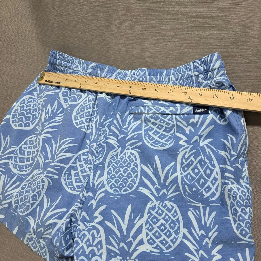 chubbies Light Blue Pineapple Print Swim Trunks 4” Inseam